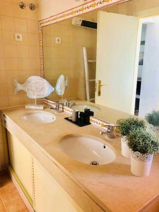 Sea Breeze Golf & Beach Villa ชาร์เนกา ภายนอก รูปภาพ